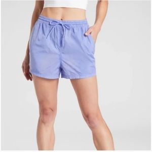 Athleta Expedition Short in Lavender with Quick Dry Fabric